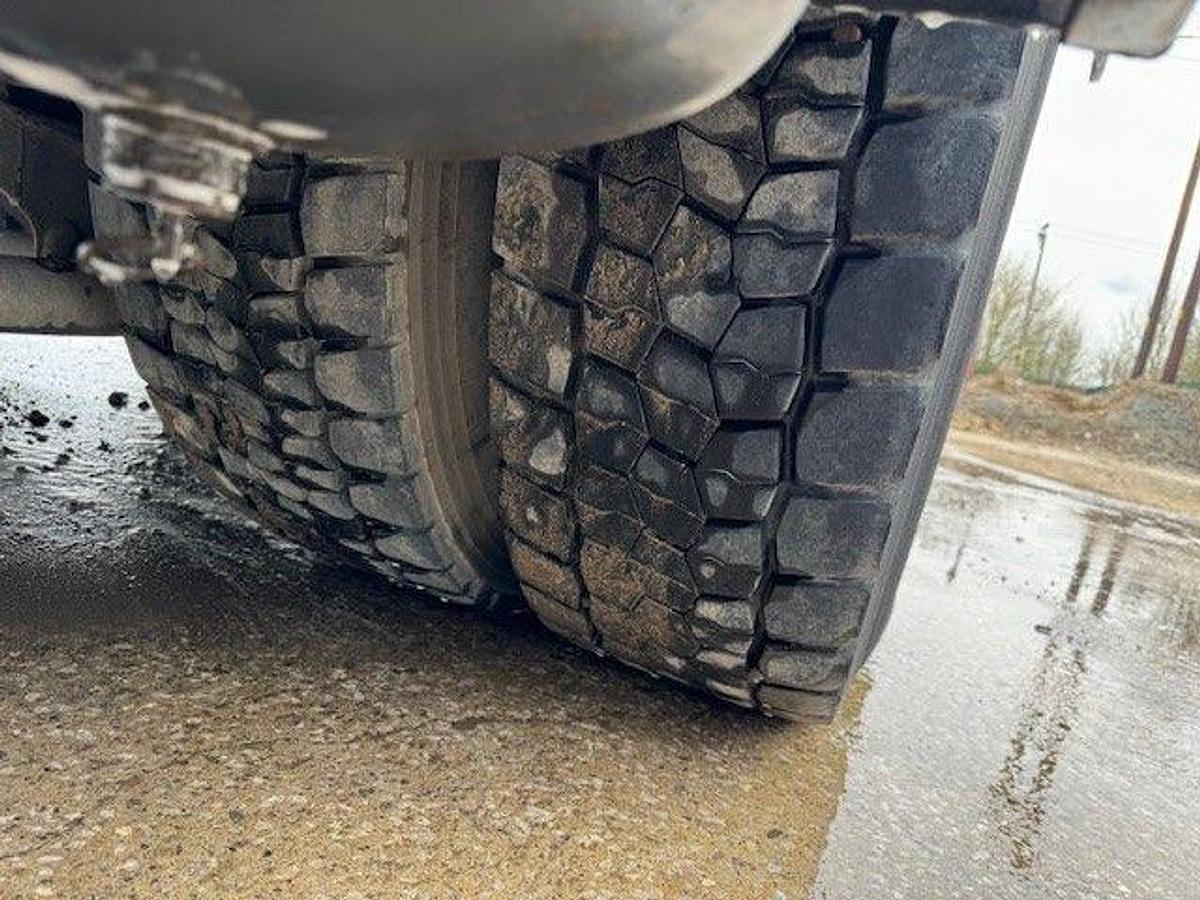 Used 2020 (70) DAF CF340 6x2 Rearlift 26T Flatbed