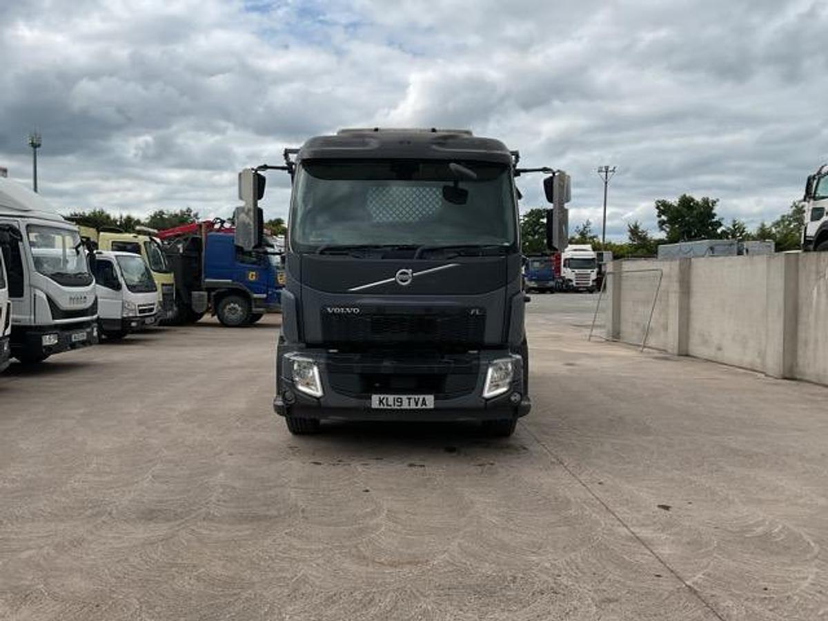 Used 2019 Volvo FL250 4x2 Skiploader