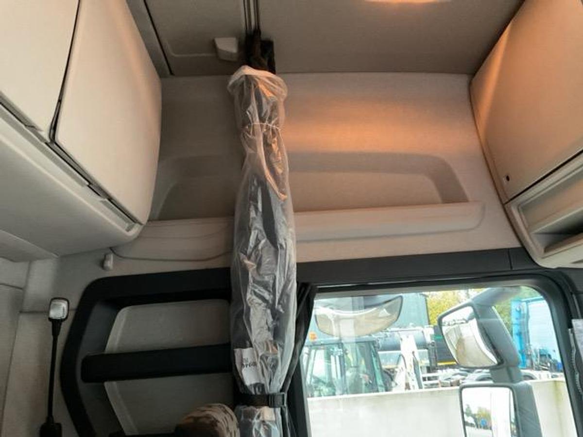 Used 2023 Scania R560 6x2 Rear Lift