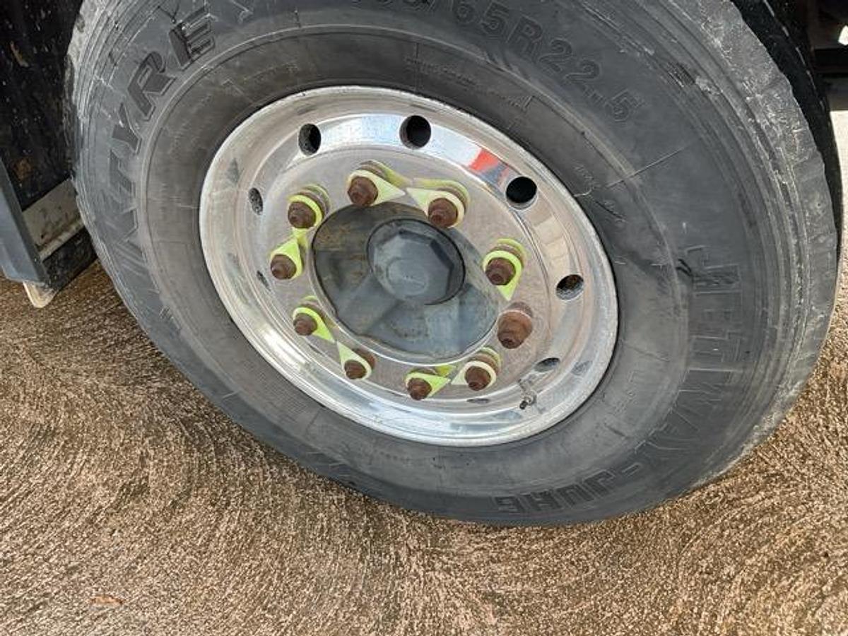 Used 2018 Renault C430 8x4 Volumetric Mixer