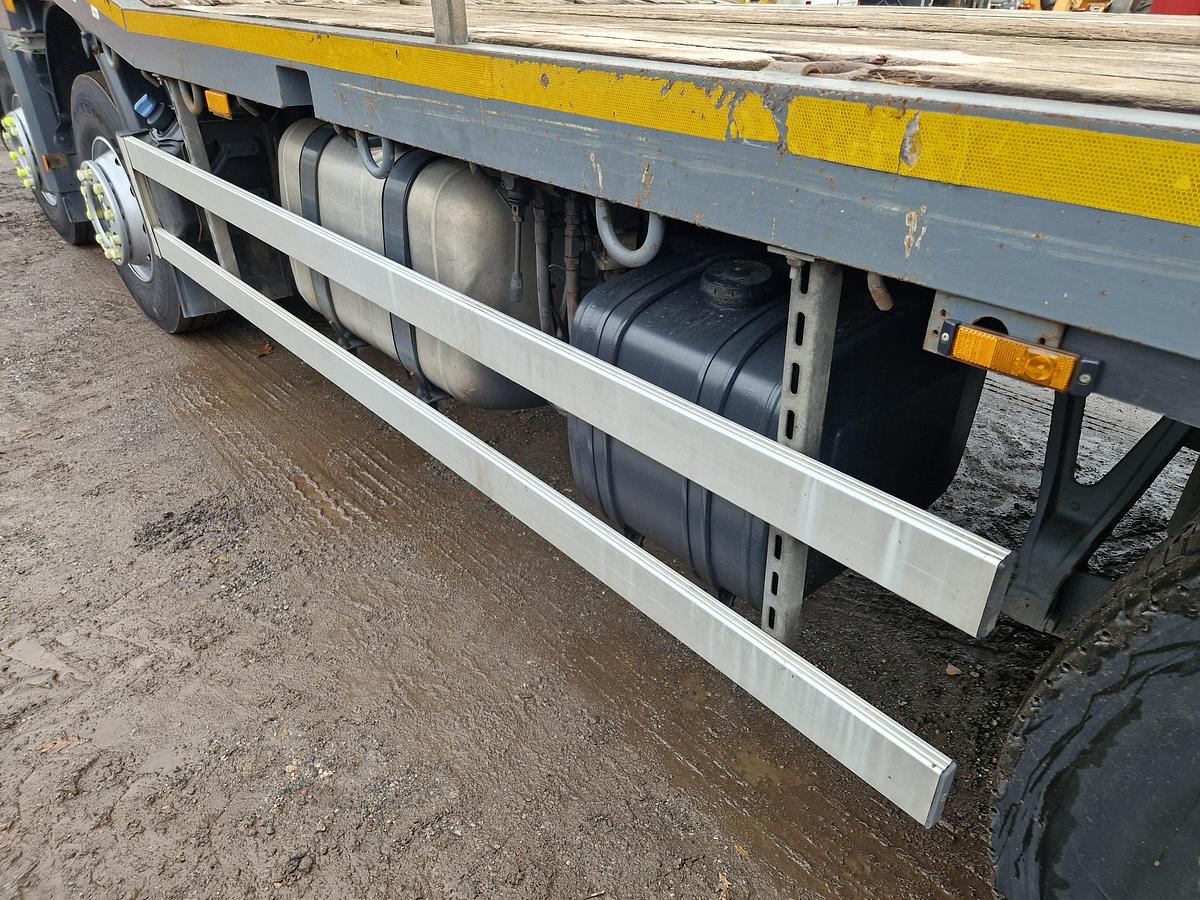 Used 2018 (18) Mercedes Arocs 3240 8x2 Rearlift Beavertail