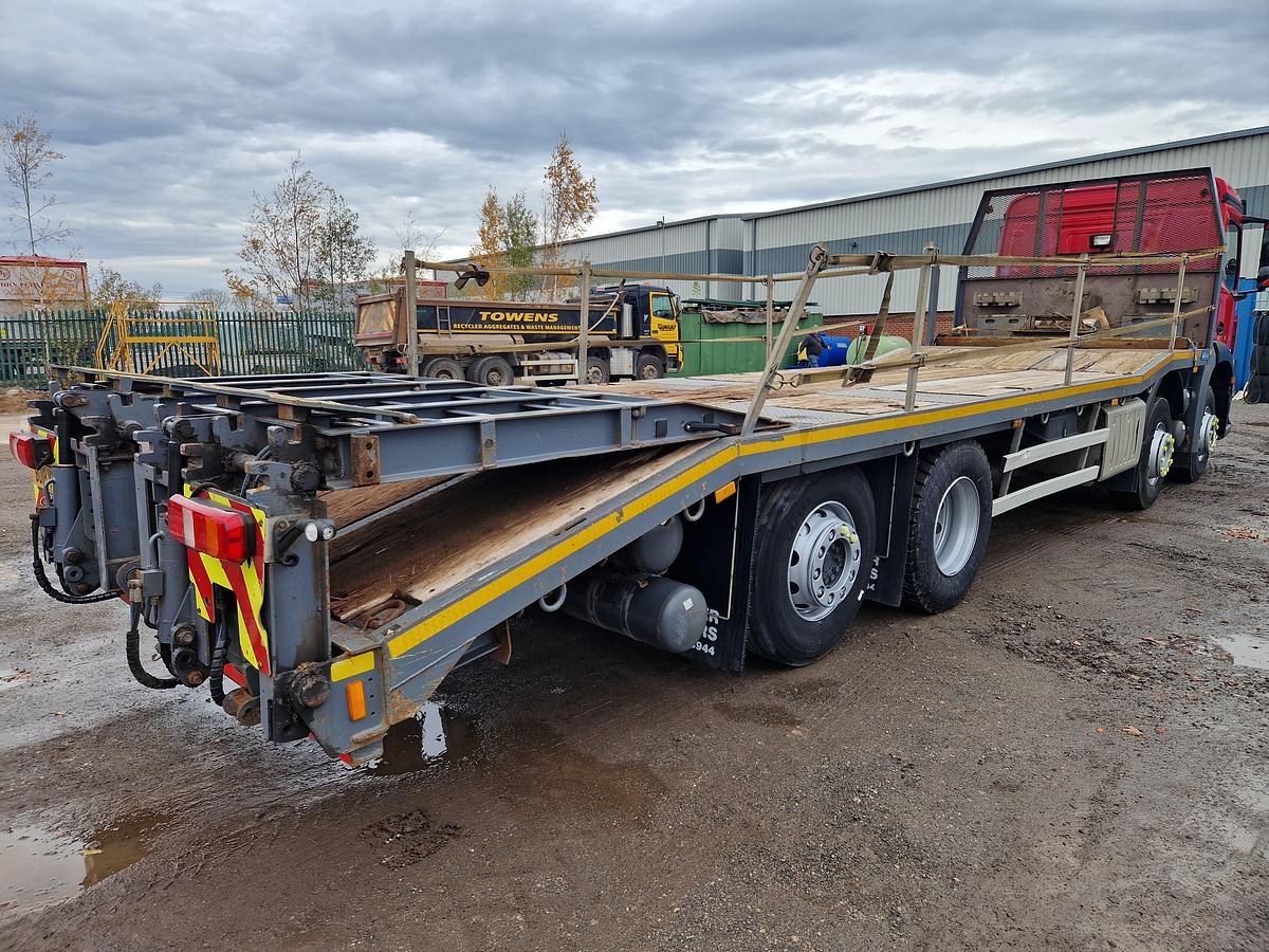 Used 2018 (18) Mercedes Arocs 3240 8x2 Rearlift Beavertail