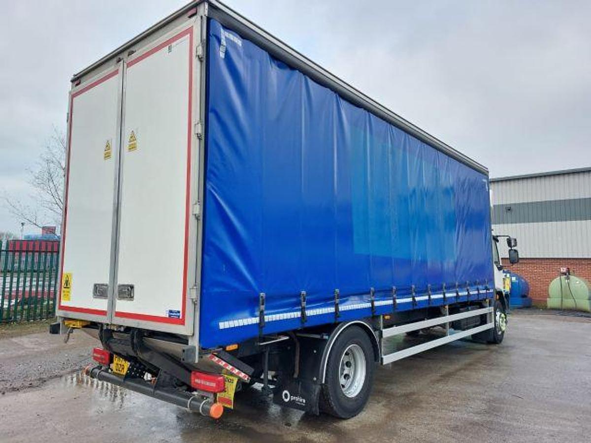 Used 2024 (74) DAF LF260 4x2 18T Curtainsider
