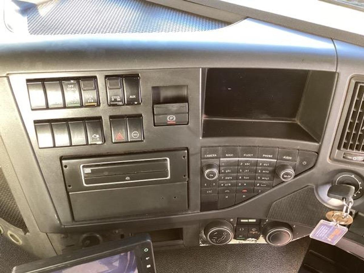 Used 2016 Volvo FMX420 8x4 Steel Tipper