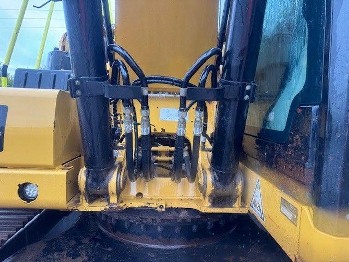 Used 2019 CAT 320 Tracked Excavator