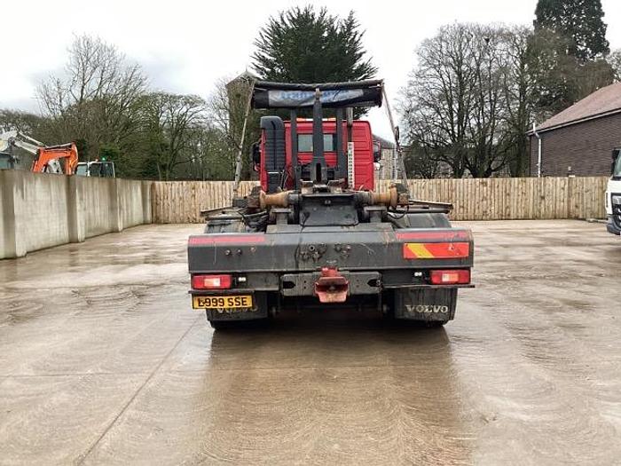 Used 2013 Volvo FM420 8x4 Hookloader FM420