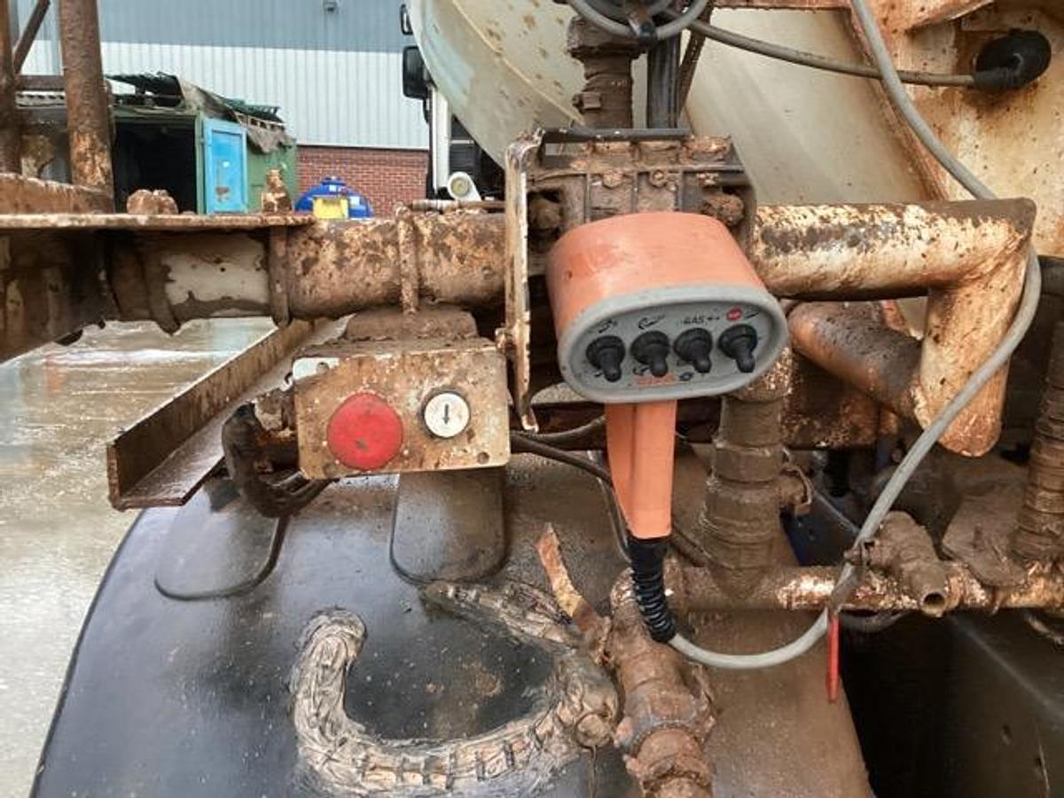 Used 2016 Renault C430 8x4 Concrete Mixer