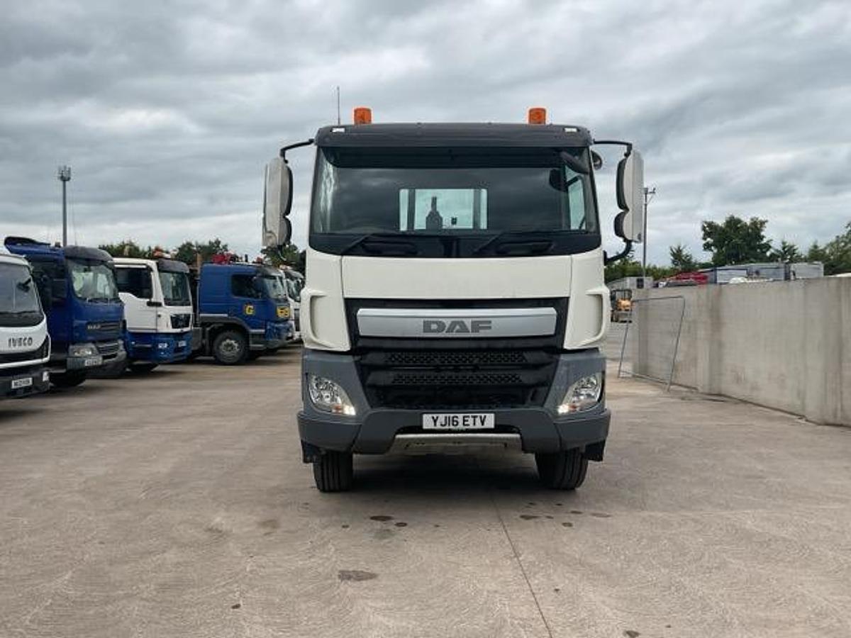Used 2016 DAF CF400 8x4 Hookloader