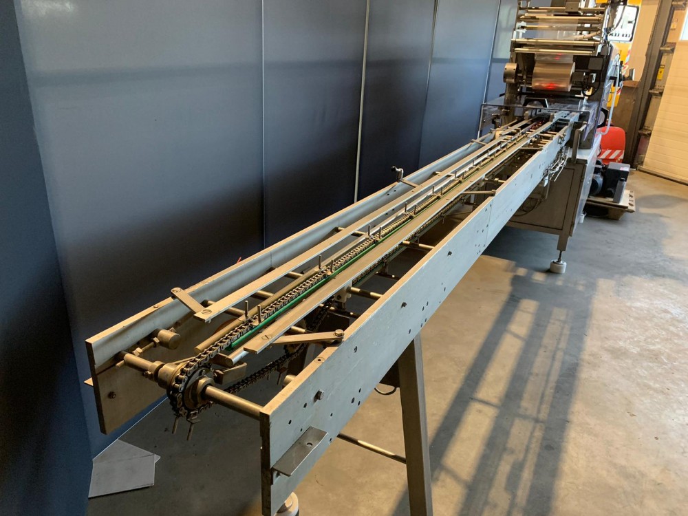 Used Sealpac 750 traysealer