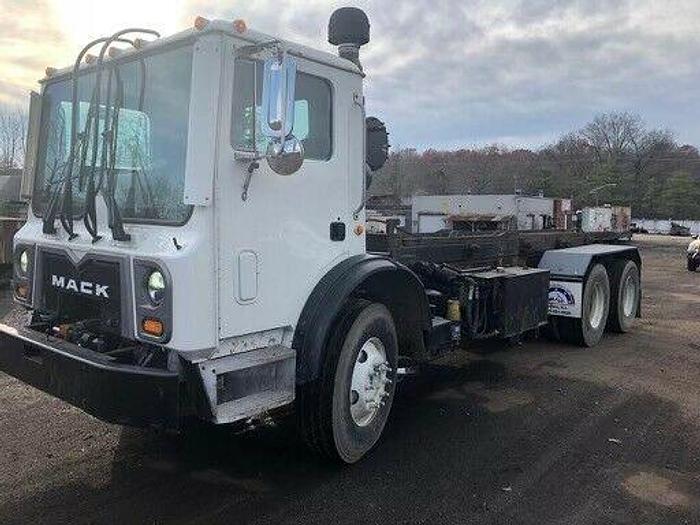 Used 2010 MRU 688S MACK ROLL-OFF