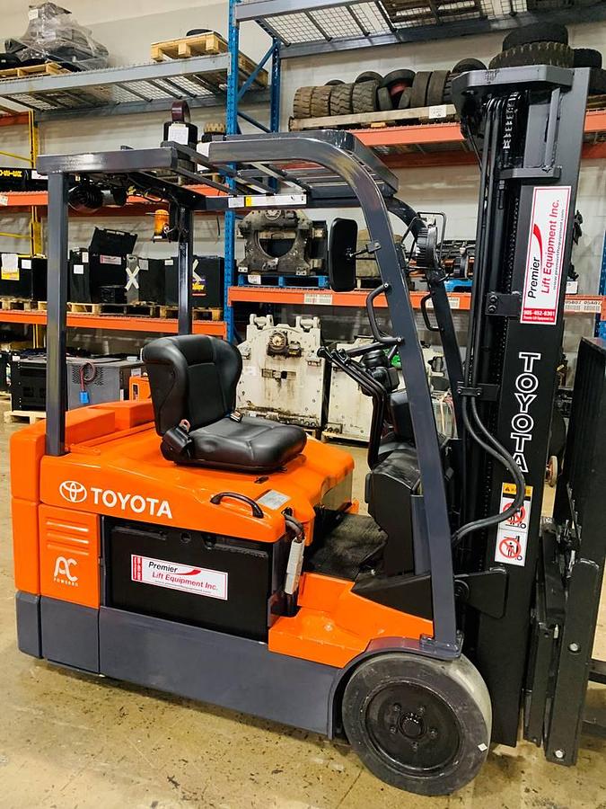 Toyota 7FBEU20 – triple mast side angle – 189” lift height – CSA certified electric forklift – Brampton ON