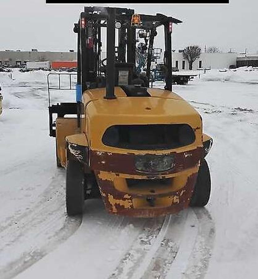 Back angled side view showing counterweight and rear lights
