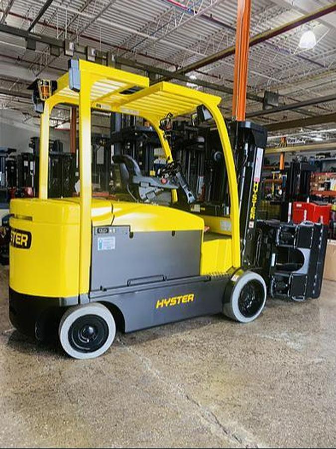 Hyster E120XN – angled front view – Bolzoni clamp, mast rails, and cushion tires – CSA electric forklift – Brampton ON