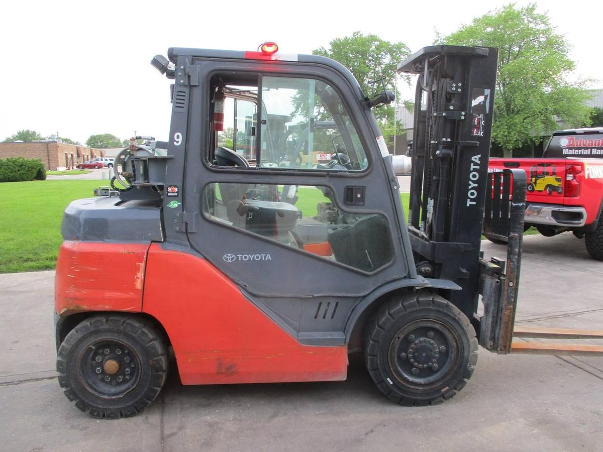 CSA-certified propane forklift | 8,000 lb | full cab | side shift + fork positioner | solid pneumatic tires | outdoor spec | Premier Lift Brampton ON