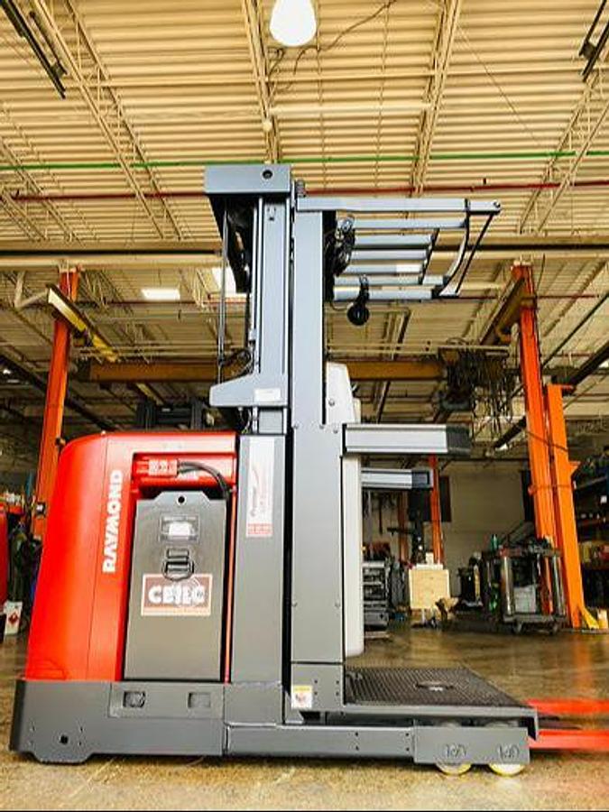 CSA‑Certified Triple Mast Order Picker – 3K lb – Vaughan ON