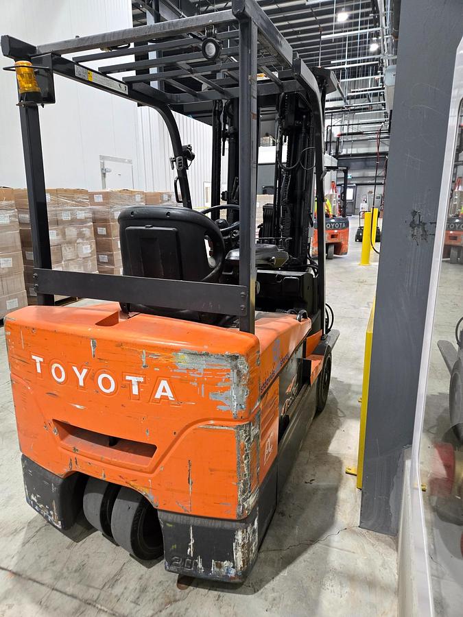 Used 2014 Toyota 7FBEU20 | 3 Wheel Electric Forklift | Quad Mast | 4,000 lb