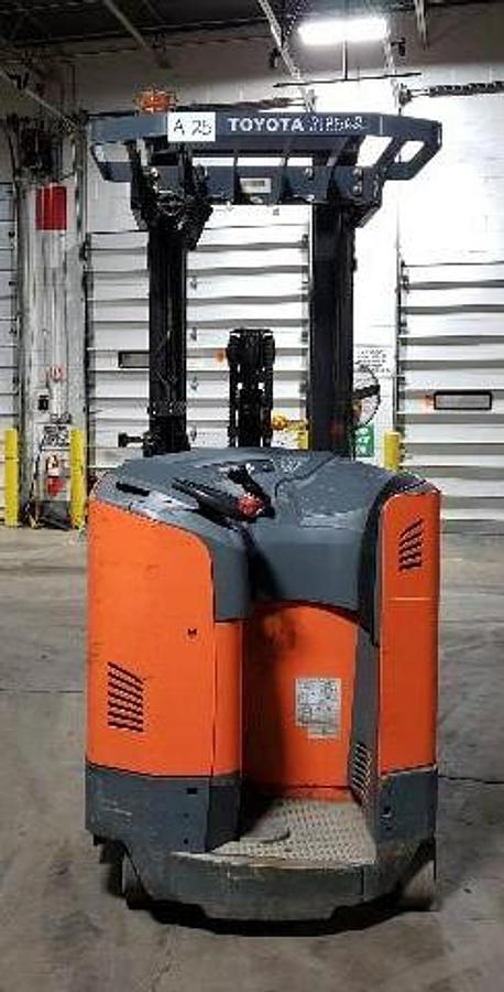 Rear angle view of 2020 Toyota 9BDRU15 showing counterweight and chassis