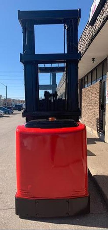 Raymond 550-OPC30TT WG – rear view – counterweight and overhead guard – CSA certified picker – Brampton ON