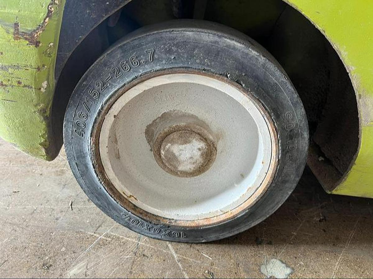 Right steer tire of Budget Clark CGC25 older LPG cushion forklift, non‑CSA.