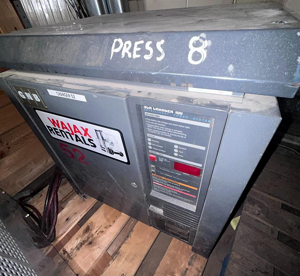 “GNB SGR100‑12‑475TJ forklift battery charger, 