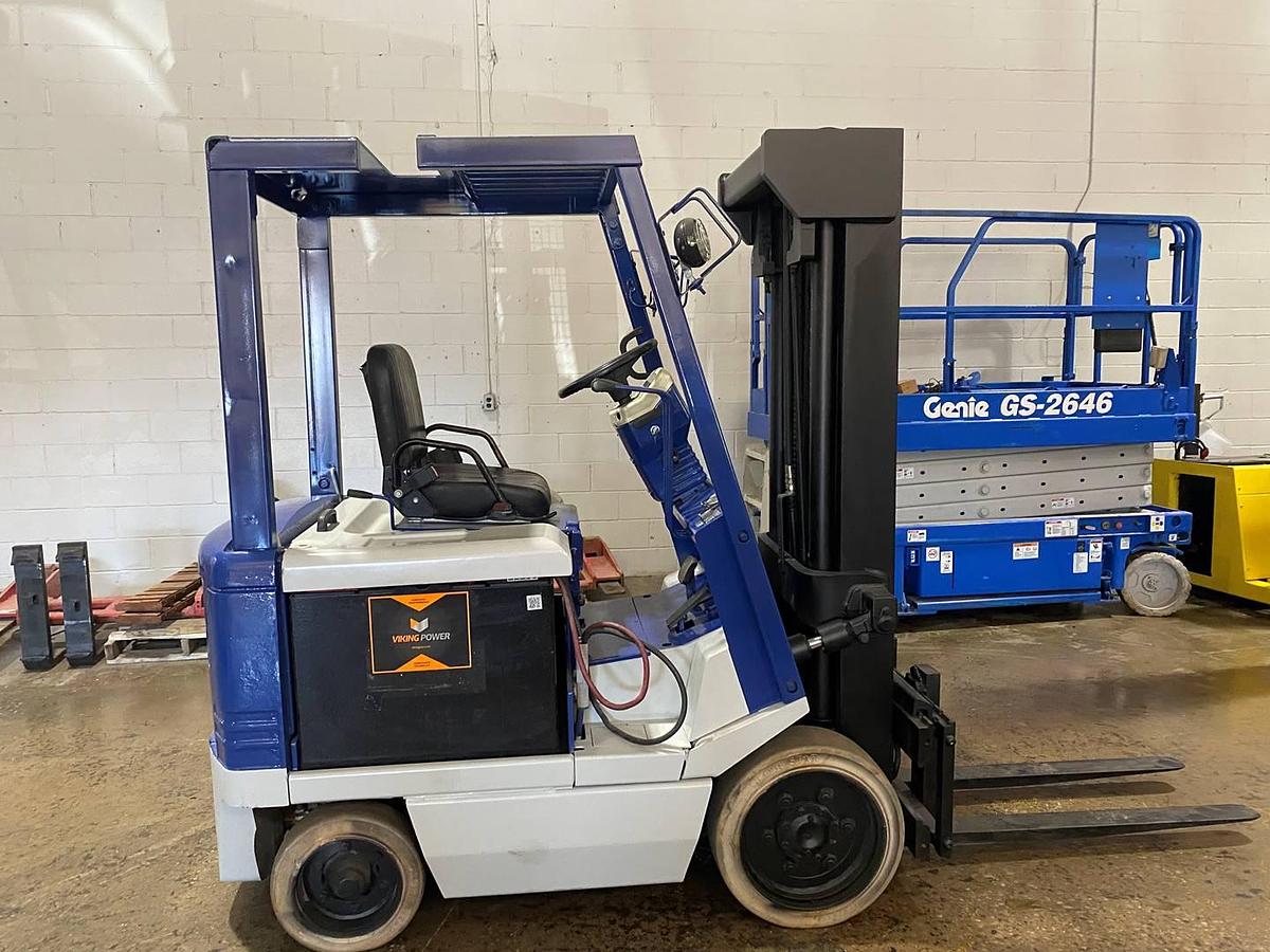 Sold-Komatsu-FB25SH-CSA-Electric-Forklift-5,000lb-188”-Lift-BramptonON