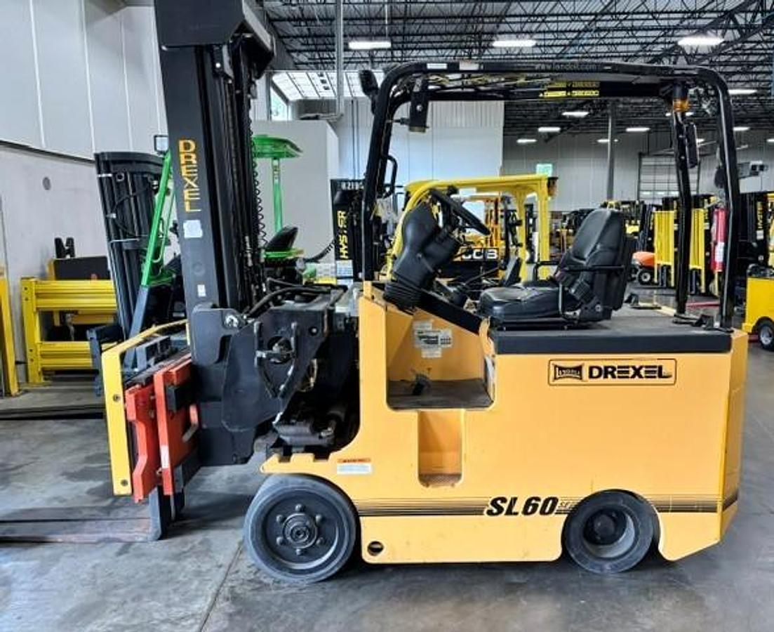 Drexel SL60SE 6,000 lb VNA Forklift – Side Profile