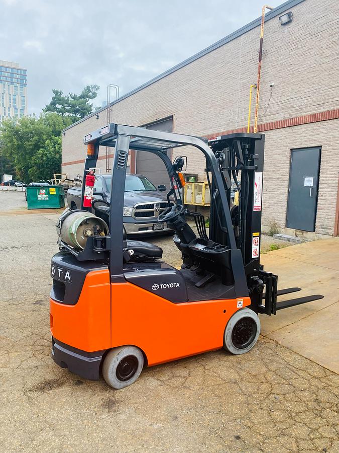 Toyota 8FGCU15 – alternate rear angle – passenger-side counterweight and propane bracket – CSA/MOL forklift – Brampton ON