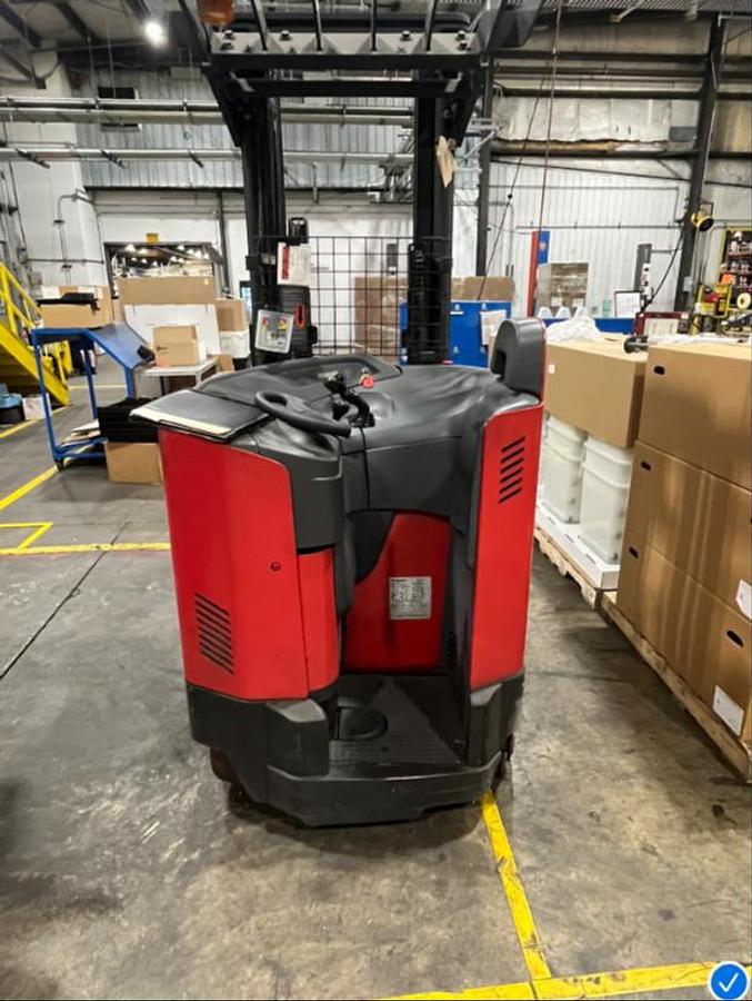 2016 Raymond 750R35TT reach truck rear view dockstance 36V electric"