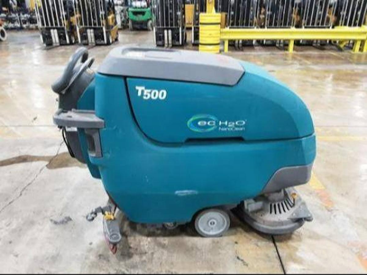 CSA-Certified Tennant T500 Electric Floor Scrubber – 32” Walk-Behind – New Battery – Brampton Ontario