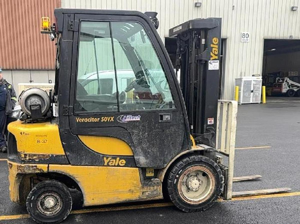 2018 Yale GLP050VX LPG Forklift | Triple Mast | Heated Cab | Fingertip Controls | CSA Certified | Brampton ON | Export Ready