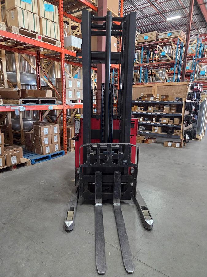 2010 Raymond EZ‑R30TT Single Reach – front mast and forks view – 42 inch forks – 250 inch lift height – narrow‑aisle electric reach truck