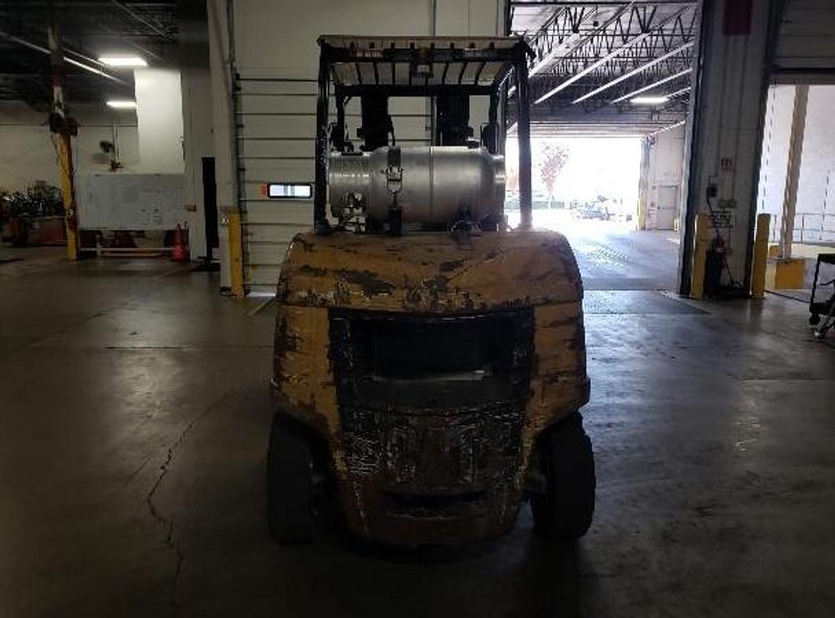 Refurbished 2011 Caterpilla P11000 | 11,000 lb | Triple Mast 93/189" | LPG Pneumatic | 3‑Way Hydraulics to Carriage | CSA Certified | Brampton ON