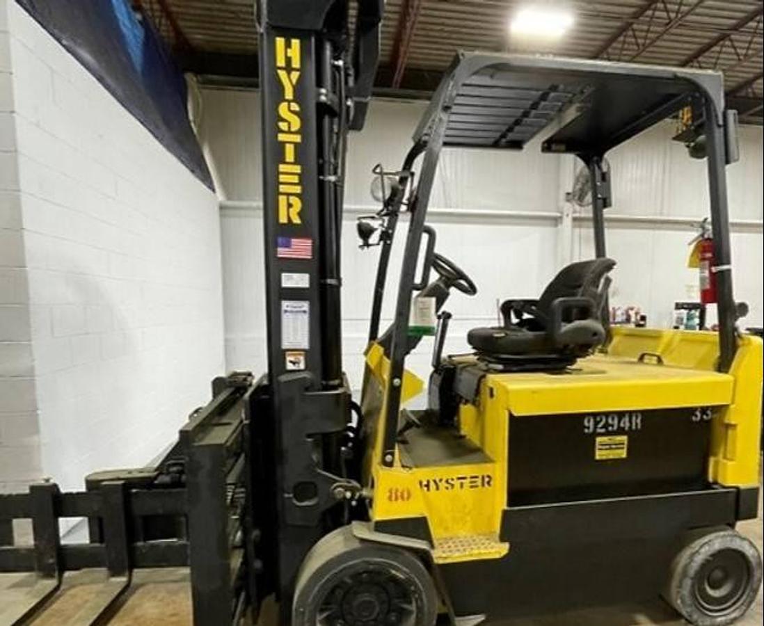 Hyster E80Z VNA – full side profile – turret mast, swing reach carriage, and cushion tires – CSA electric forklift – Brampton ON