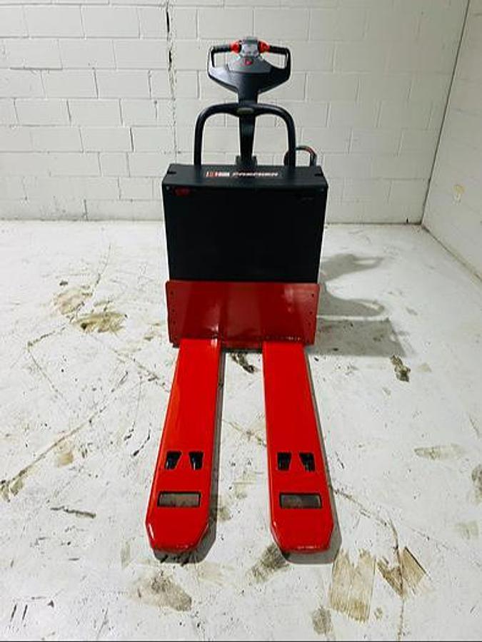 Front view of Budget Raymond 8400 walkie pallet jack, older non‑CSA unit showing 27×48 tapered forks.