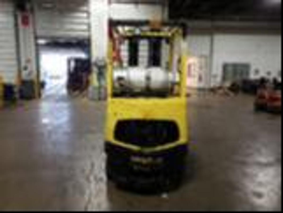 Hyster S60FT – direct rear view – counterweight, safety decals, and cushion tires – CSA-certified LPG forklift – Brampton ON