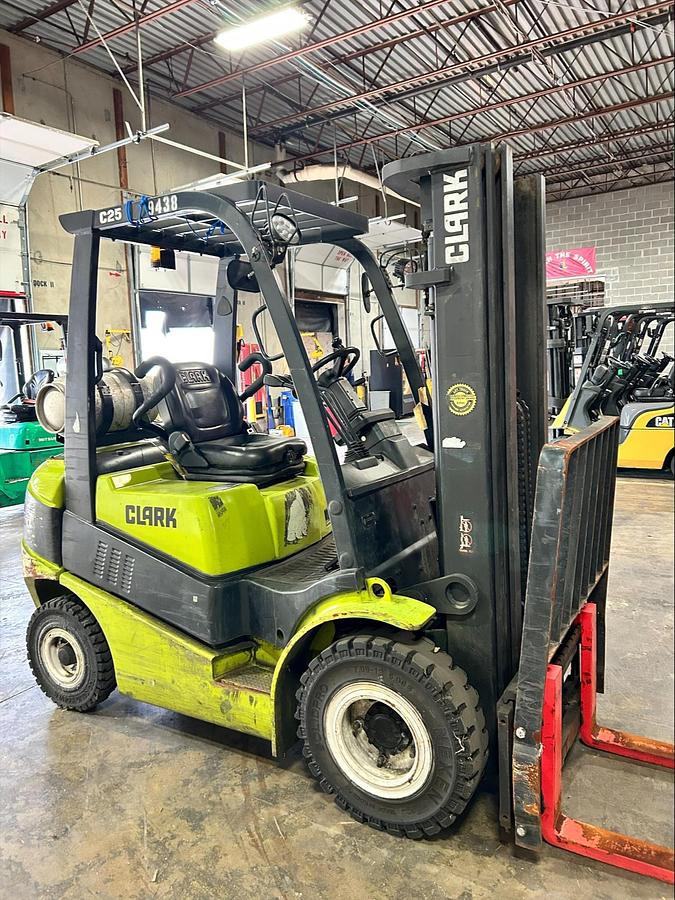 2015 Clark C25 LPG Forklift | CSA Certified | Triple Mast | Side Shift | Pneumatic Tires | Brampton ON | Export Ready