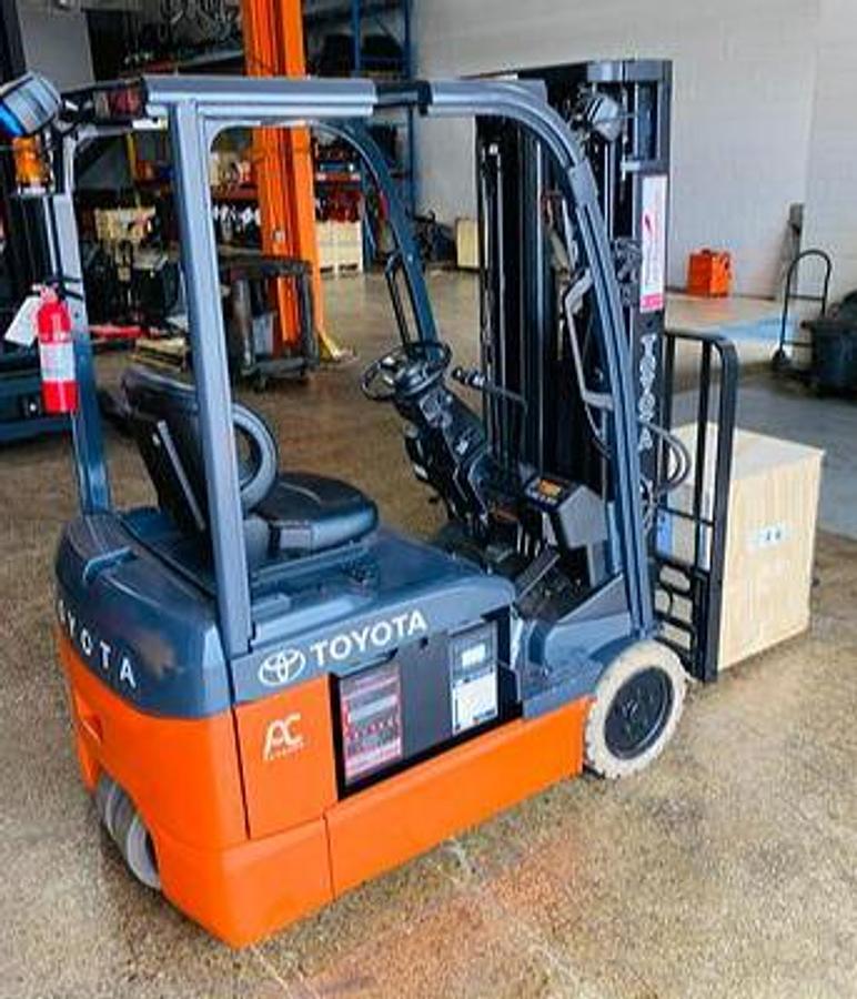 2016 Toyota 8FBE15U 3‑wheel electric forklift with 3,000 lb capacity and 189‑inch triple mast, refurbished and CSA/MOL certified.