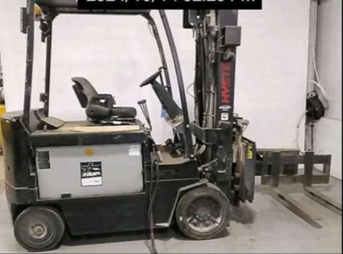 2007 Hyster E80Z CSA turret forklift Brampton 8000 lb 218” triple mast superior swing reach UL/EE battery included export-certified