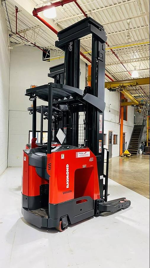  Raymond 752-R45TT Freezer Reach | 4,500 lb | 348” Lift | Brampton ON