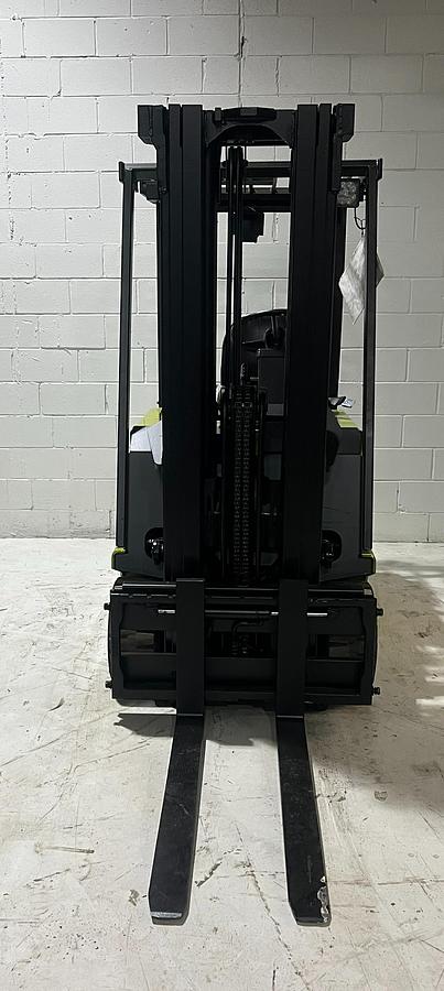 Front view of CSA‑certified 3‑wheel electric forklift showing 189" triple mast, forks, and reconditioned chassis, 4,000 lb capacity, Mississauga