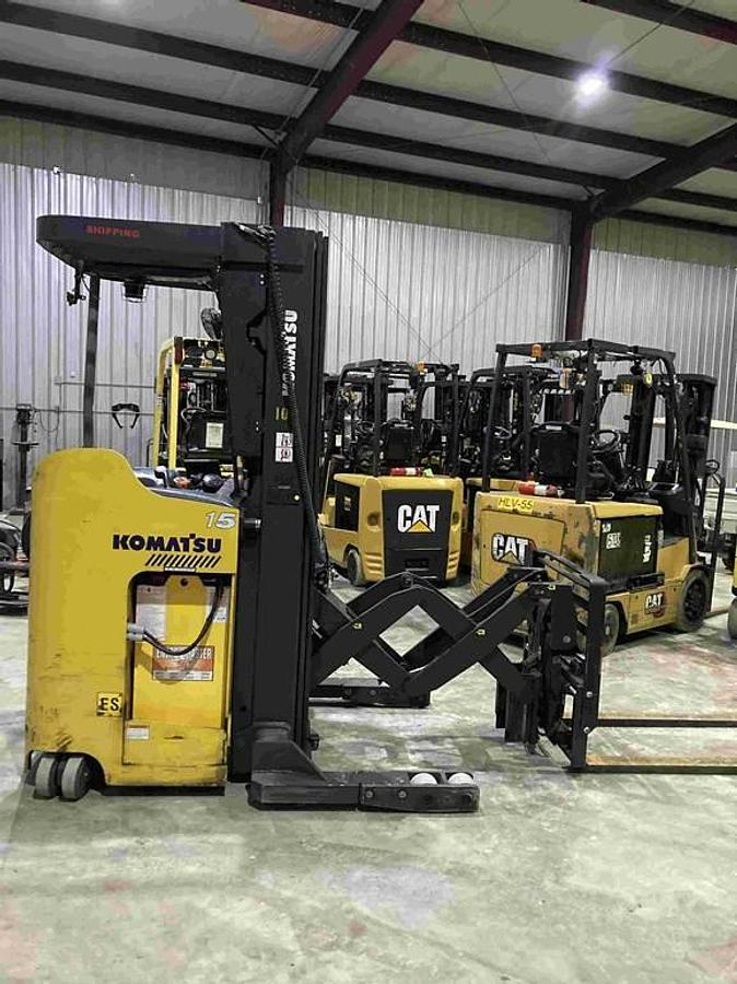 Side view of 2017 Komatsu FR15K‑3 double reach truck showing 95/210 mast and operator compartment.