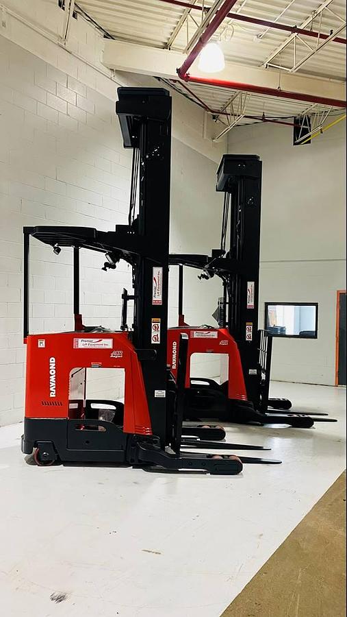 2022 Raymond 752‑R45TT CSA‑certified freezer reach truck with 348-inch triple mast