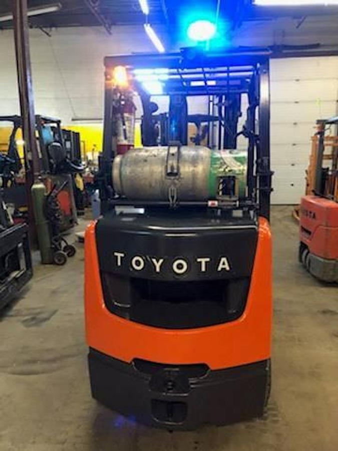 Toyota 8FGCU30 – direct rear view – counterweight, rear guard, and safety decals – CSA/MOL propane forklift – Brampton ON