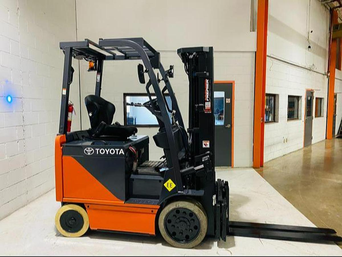 2019 Toyota 8FBCU25 CSA EE forklift Brampton 5000 lb 189” triple mast spark-protected UL/EE freezer-compatible export-certified