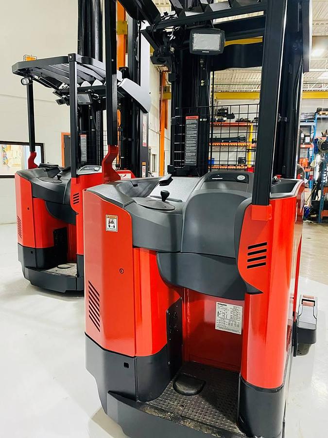 Rear view of Raymond 752-R45TT showing counterweight, battery compartment, and freezer-grade tires – CSA certified electric reach truck
