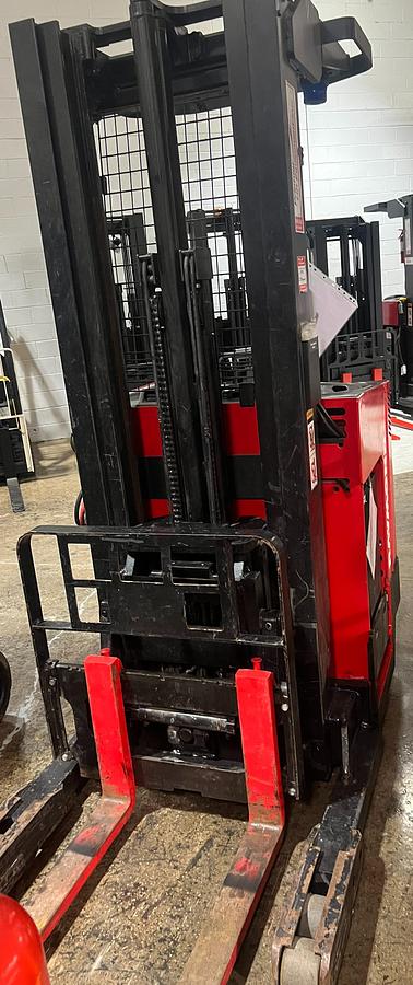 2015 Raymond EZ‑R40TT single reach – front mast and forks view – 4,000 lb capacity – 42 inch forks – narrow‑aisle reach truck