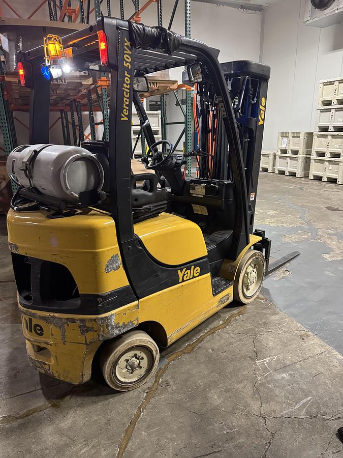 “2020 Yale GLC060VX propane forklift back rear side angle – counterweight, LPG tank mount, cushion tire chassis – Brampton ON”