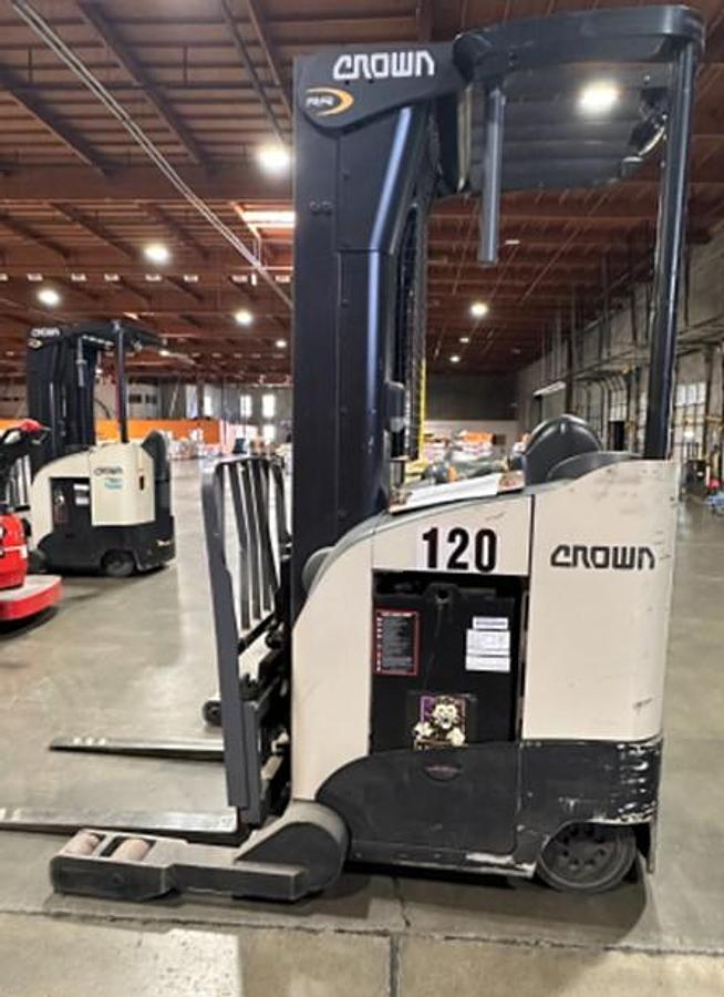 Crown RR5725-35 CSA reach truck Brampton 3500 lb 210” lift