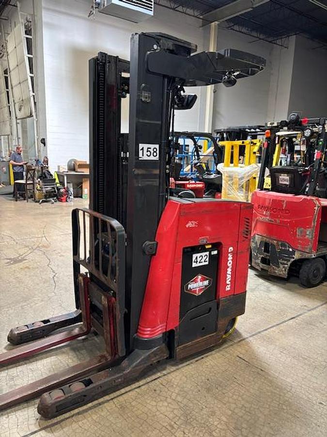Raymond 750-R35TT – full side profile – reach mast and chassis – CSA/MOL certified electric reach truck – Brampton ON