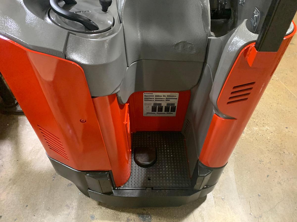 Forward facing stand on Drivers Compartment